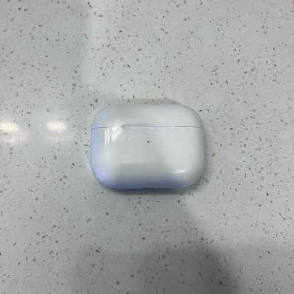 Apple AirPods Pro with White Charging Case - Picture 5 of 5
